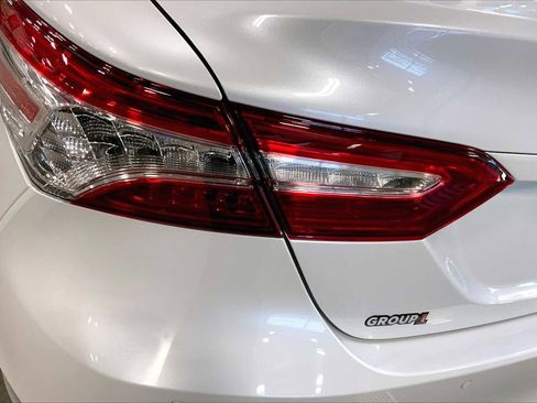 Used 2018 Toyota Camry XLE FWD image 26
