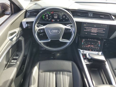 Used 2023 Audi e-tron Premium Plus w/ Premium Plus Package image 12