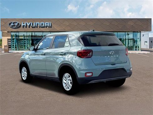 New 2026 Hyundai Venue SE image 5