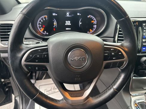 Used 2022 Jeep Grand Cherokee Laredo X AWD/4WD image 13