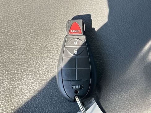 Used 2018 RAM 1500 Classic SLT w/ Protection Group AWD/4WD image 32