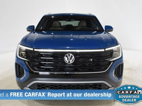 Used 2025 Volkswagen Atlas Cross Sport SE FWD image 2