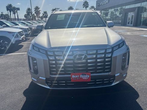 Used 2023 Hyundai Palisade Calligraphy AWD/4WD image 2
