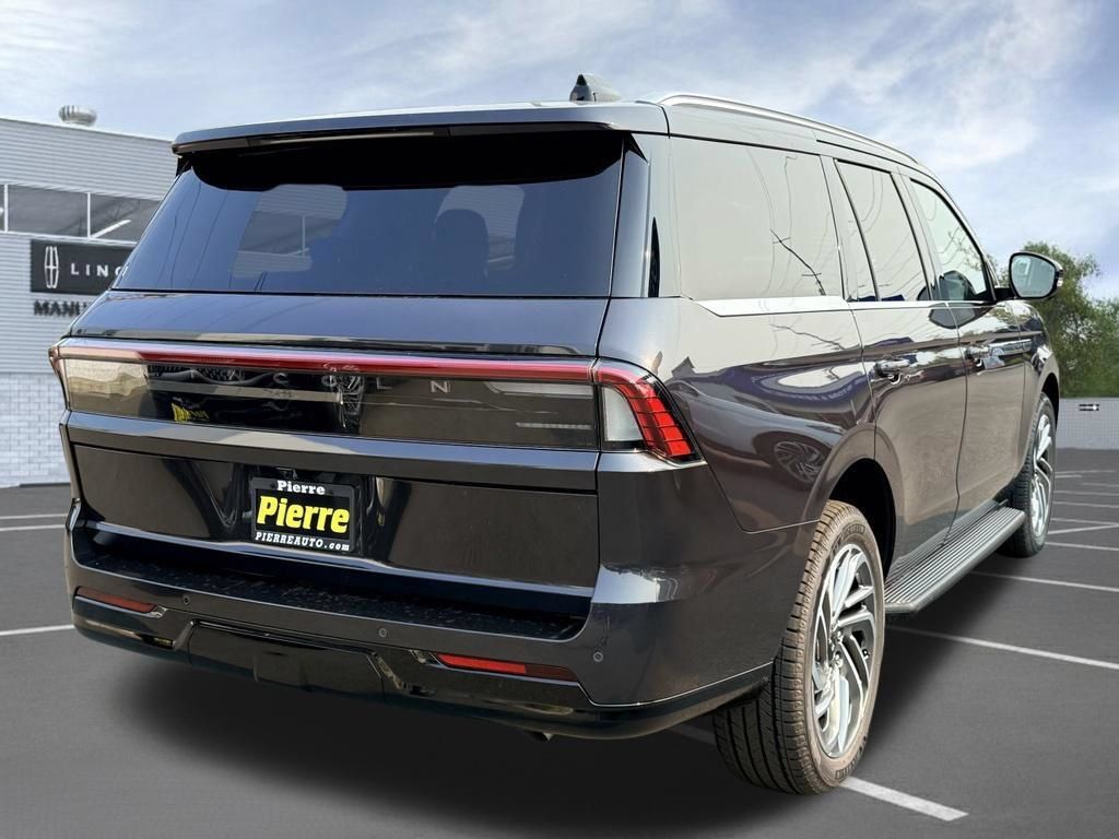 New 2027 Lincoln Navigator Premiere AWD/4WD image 7