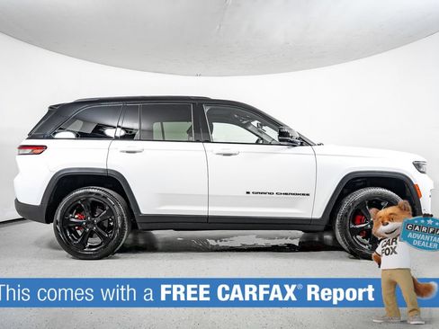 Used 2025 Jeep Grand Cherokee Limited w/ Luxury Tech Group II RWD image 3