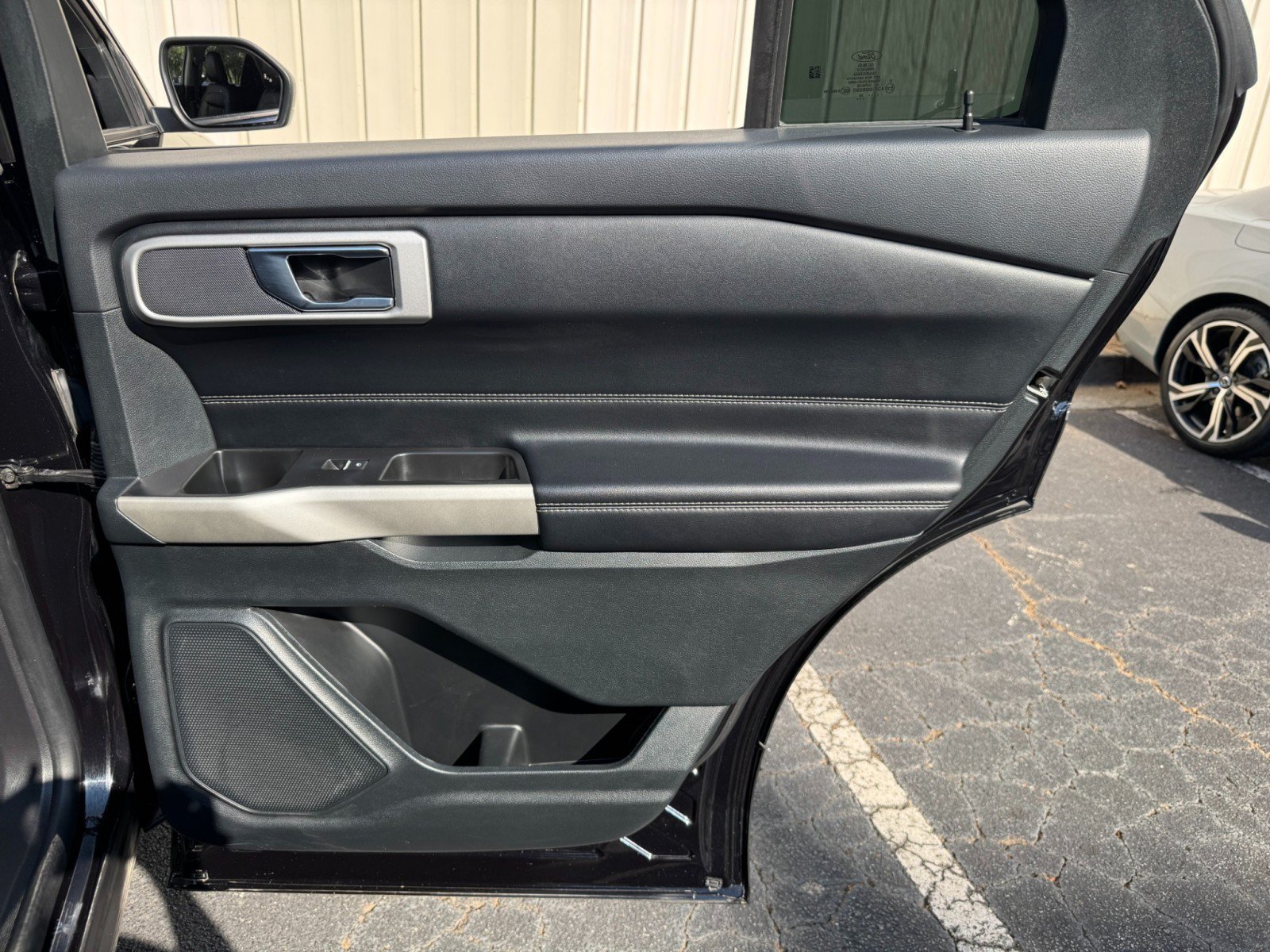 Used 2022 Ford Explorer XLT w/ Equipment Group 202A RWD image 45