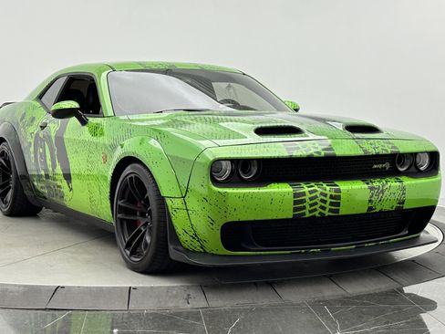 Used 2021 Dodge Challenger SRT Hellcat RWD image 3