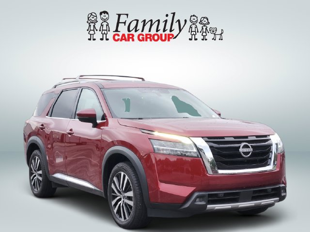 Used 2023 Nissan Pathfinder Platinum FWD image 2