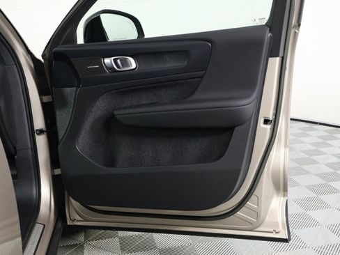 Certified 2023 Volvo XC40 Recharge Ultimate AWD/4WD image 21