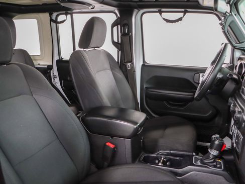 Used 2018 Jeep Wrangler Unlimited Sport S image 27