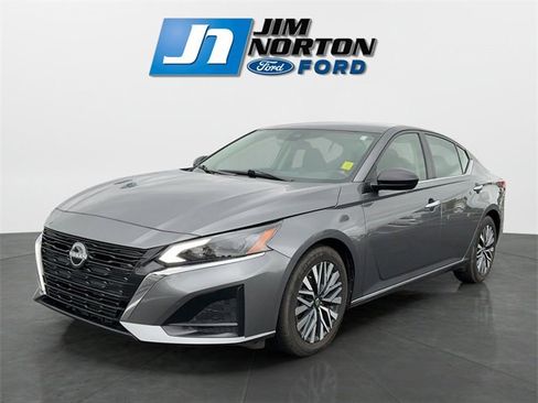 Used 2024 Nissan Altima 2.5 SV image 7