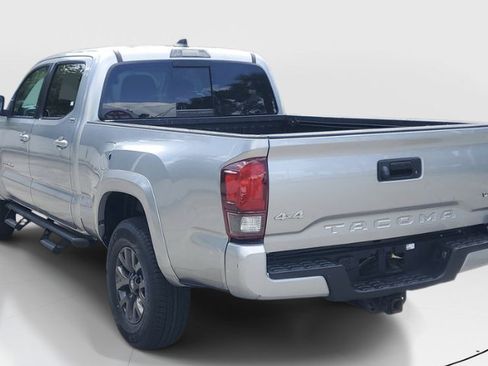 Used 2022 Toyota Tacoma SR5 w/ Technology Package AWD/4WD image 6