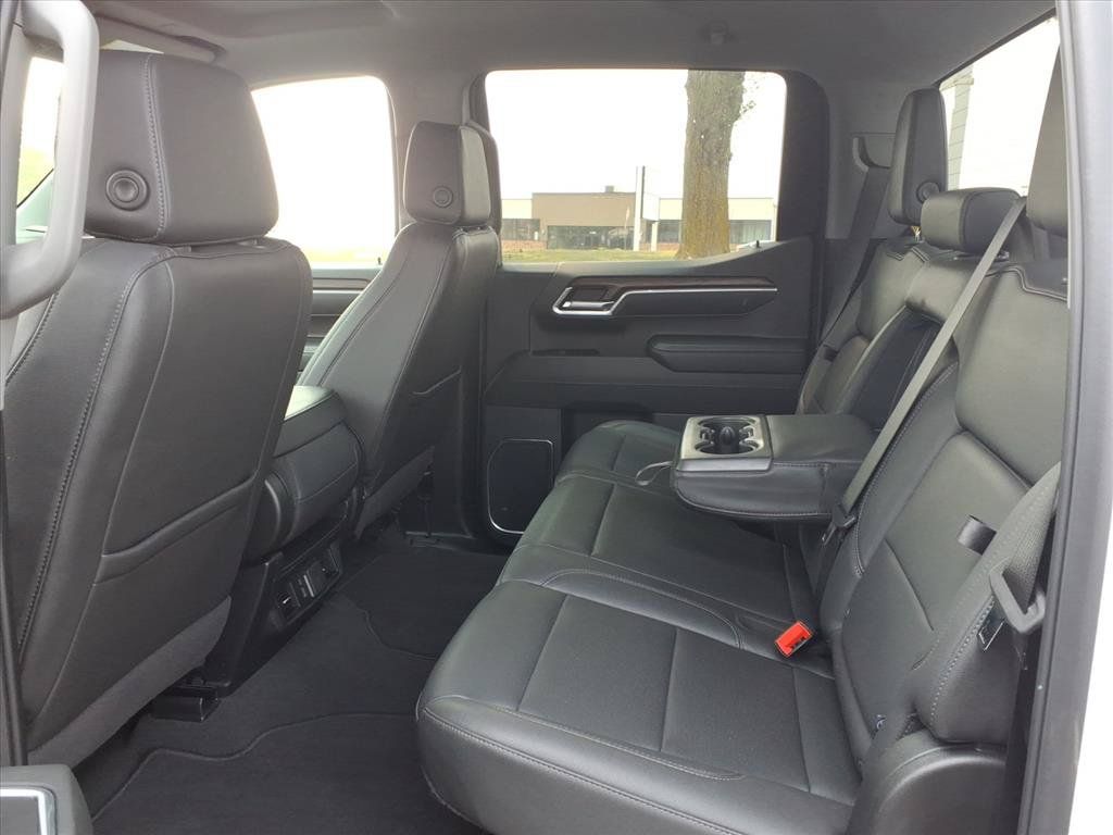 Used 2025 GMC Sierra 1500 SLT AWD/4WD image 29
