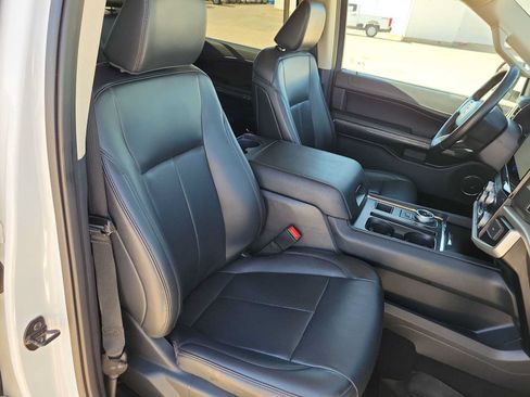 Used 2024 Ford Expedition XLT RWD image 18