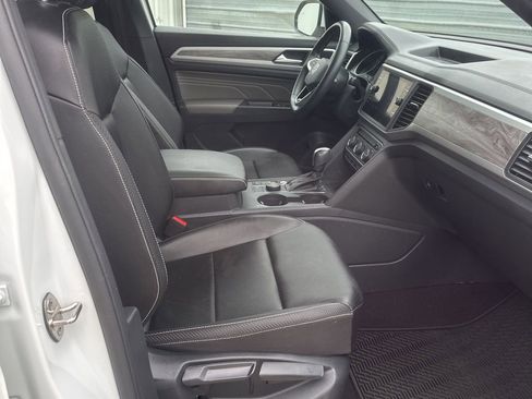 Used 2021 Volkswagen Atlas Cross Sport SE w/ Panoramic Sunroof Package image 20