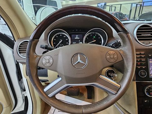 Used 2011 Mercedes-Benz GL 450 4MATIC image 31