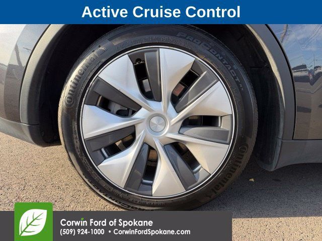 Used 2024 Tesla Model Y Long Range AWD/4WD image 9