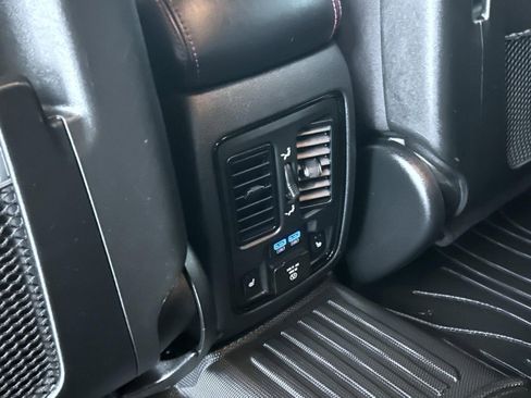 Certified 2022 Dodge Durango R/T w/ Tow 'N Go Package AWD/4WD image 23