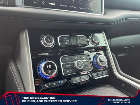 Used 2024 GMC Yukon XL Denali AWD/4WD image 31
