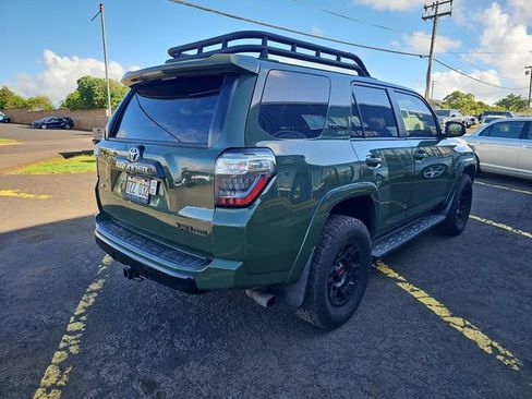 Used 2020 Toyota 4Runner SR5 AWD/4WD image 5