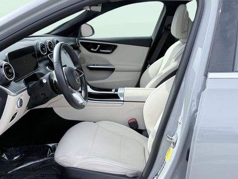 Used 2025 Mercedes-Benz C 300 Sedan image 23