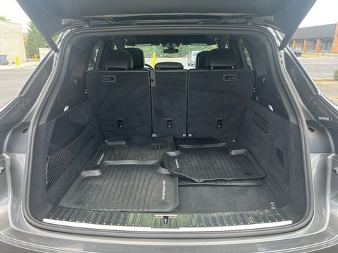 Used 2021 Porsche Cayenne image 32