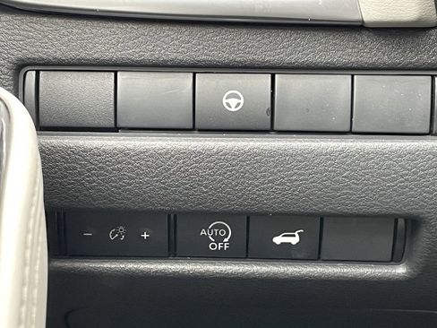 Used 2023 Nissan Rogue SL w/ SL Premium Package image 26