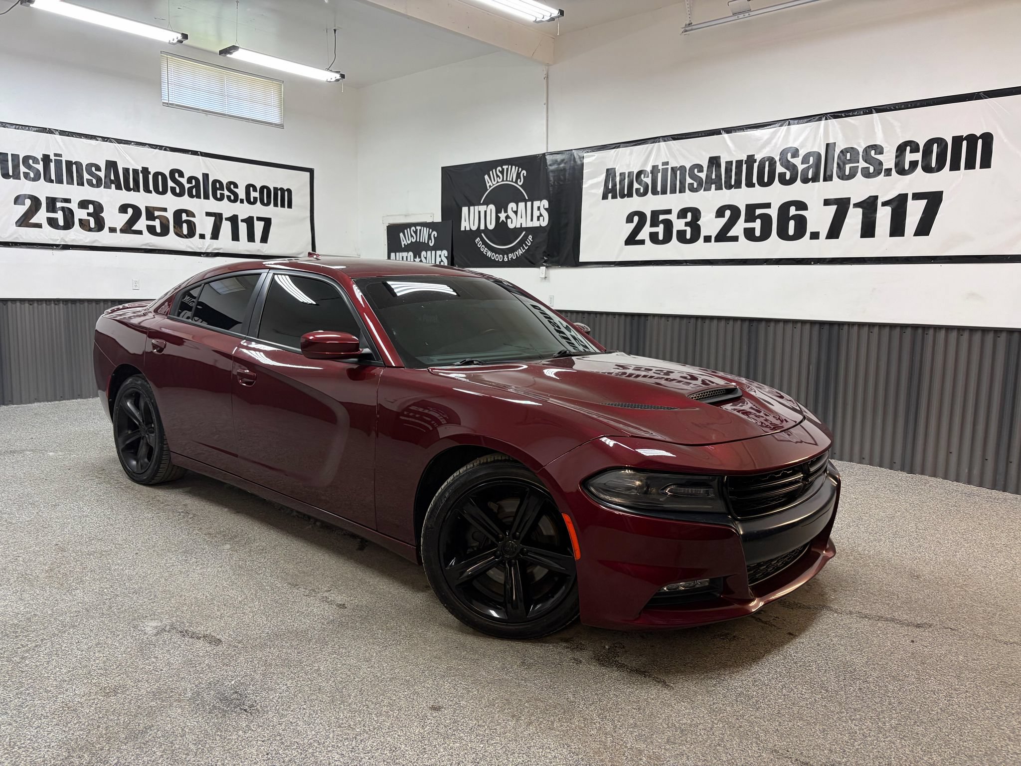 Used 2017 Dodge Charger R/T RWD image 1