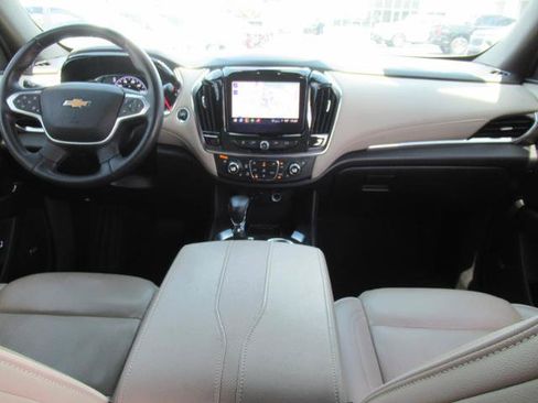 Certified 2023 Chevrolet Traverse Premier FWD image 12