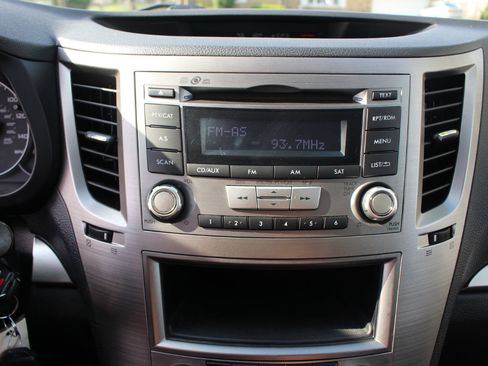 Used 2014 Subaru Outback 2.5i w/ Alloy Wheel Package image 22