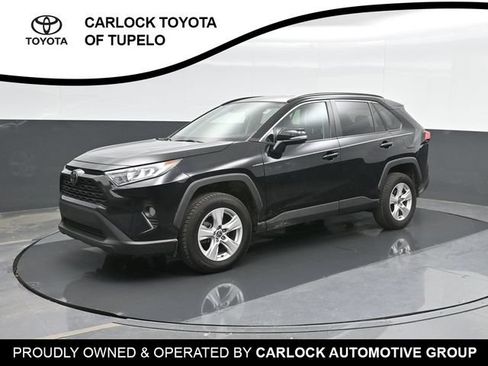 Used 2021 Toyota RAV4 XLE FWD image 1