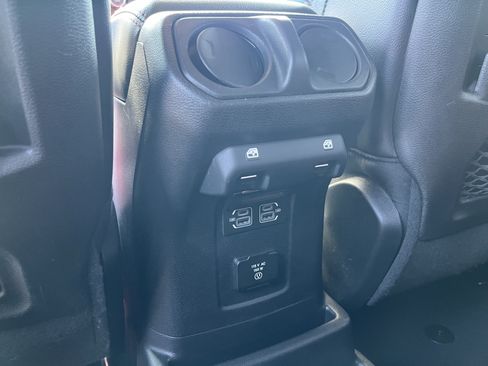 Used 2023 Jeep Wrangler Unlimited Rubicon 4xe AWD/4WD image 19