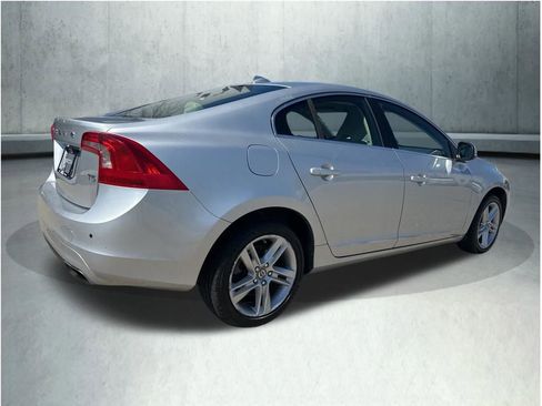 Used 2014 Volvo S60 T5 FWD image 5