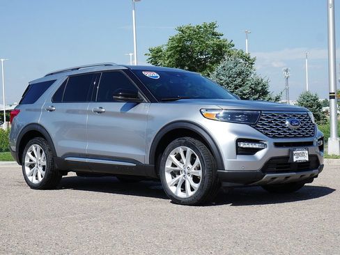 Used 2024 Ford Explorer Platinum w/ Technology Package AWD/4WD image 8