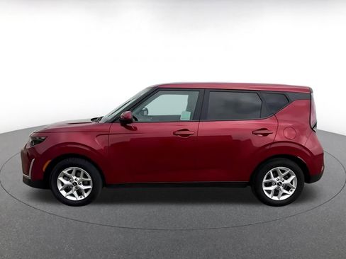 Used 2025 Kia Soul LX w/ LX Technology Package FWD image 8