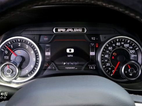 Used 2019 RAM 1500 Laramie AWD/4WD image 15