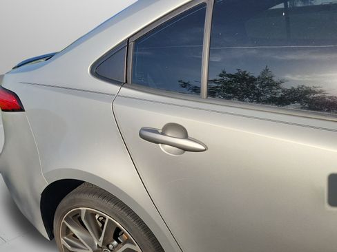 Used 2020 Toyota Corolla XSE FWD image 18