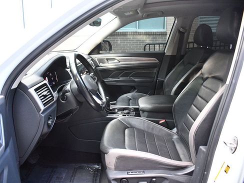 Used 2021 Volkswagen Atlas SEL Premium image 20