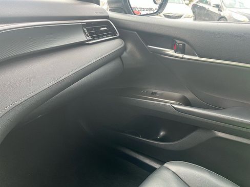 Used 2021 Toyota Camry SE image 22