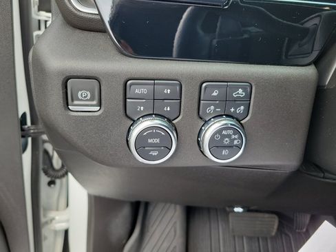 Used 2024 GMC Sierra 1500 SLT w/ SLT Premium Plus Package AWD/4WD image 27
