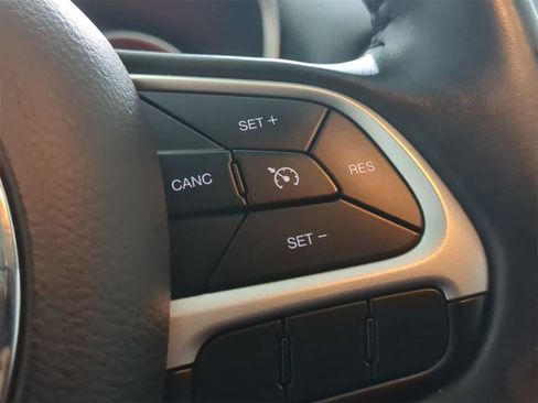 Used 2018 Jeep Compass Latitude w/ Popular Equipment Group image 25