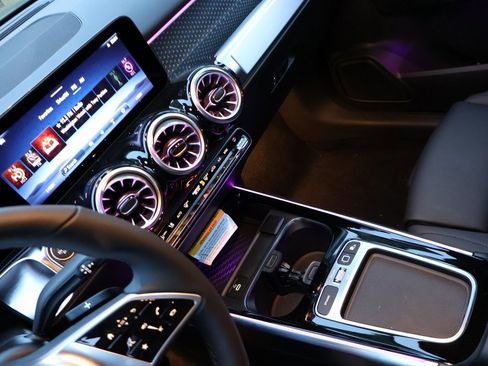 New 2025 Mercedes-Benz GLB 250 4MATIC image 21