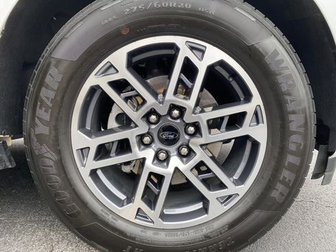 Used 2025 Ford Expedition Max Active image 13