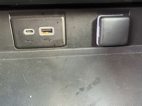 Used 2021 Chevrolet Tahoe Z71 w/ Z71 Off-Road Package image 21