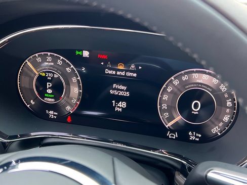 Used 2026 Bentley Flying Spur Plug-In Hybrid AWD/4WD image 28