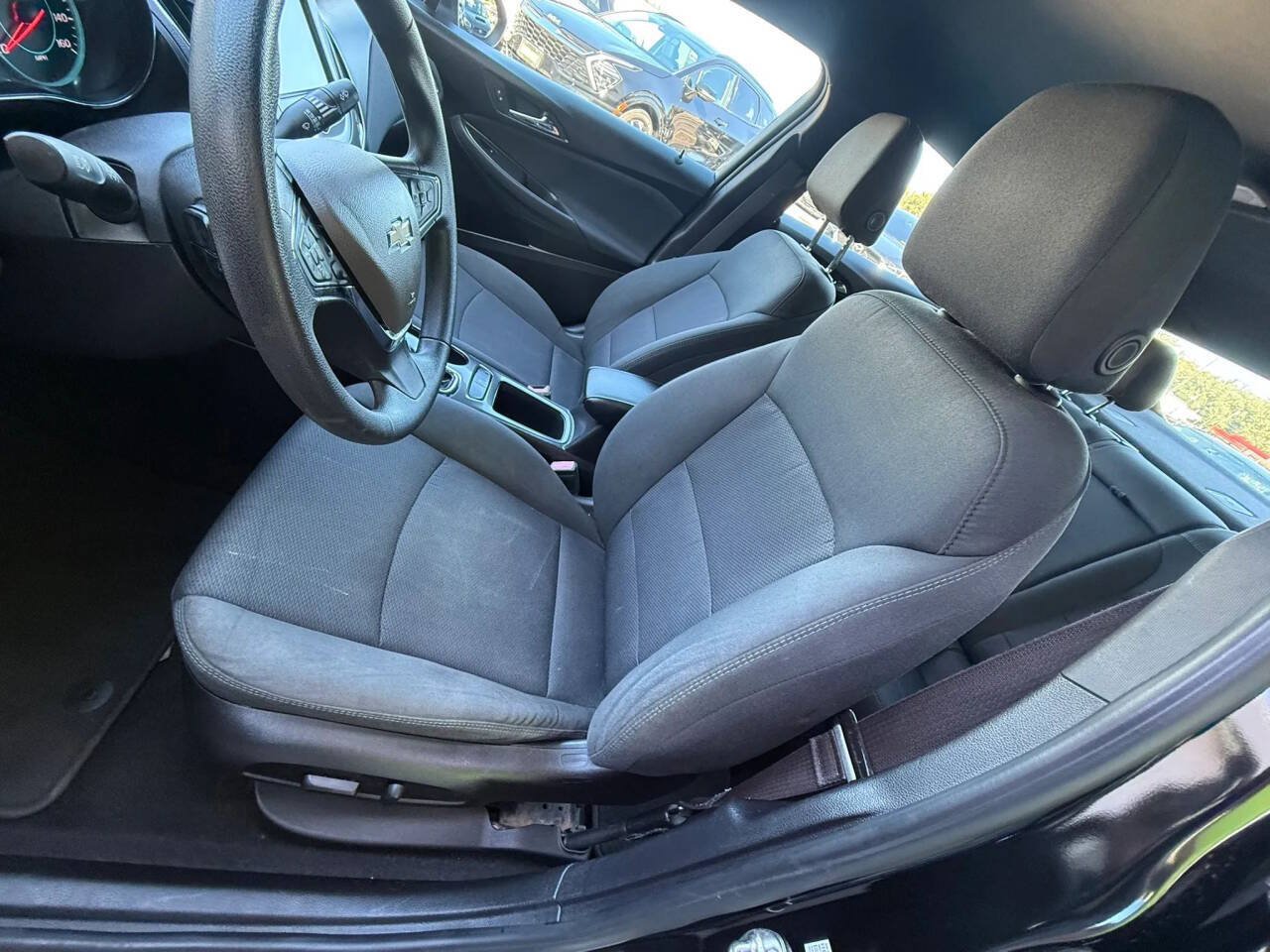 Used 2017 Chevrolet Cruze LT w/ Convenience Package FWD image 14
