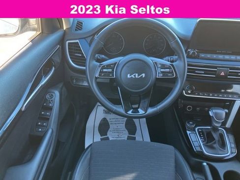 Used 2023 Kia Seltos S w/ Navigation Package image 21