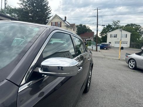 Used 2019 Chrysler 300 Limited AWD/4WD image 15