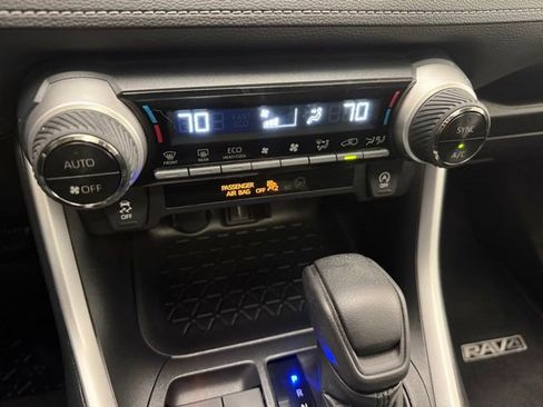 Used 2020 Toyota RAV4 XLE w/ Convenience Package image 22