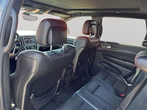 Used 2018 Jeep Grand Cherokee Trailhawk w/ Trailhawk Luxury Group image 18